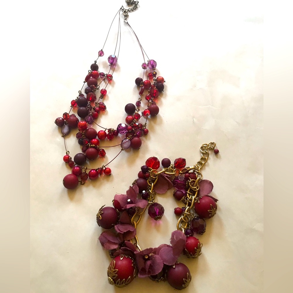 Red/Burgundy with Gold Tone Accents, Necklace & Bracelet
